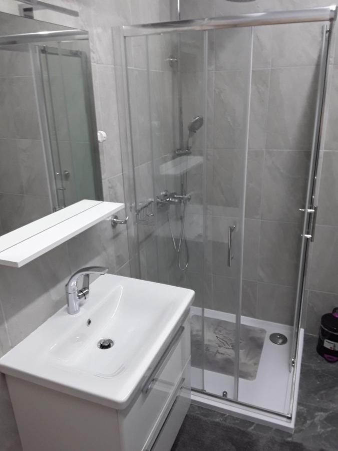 Apartman Studio Erin 罗维尼 外观 照片